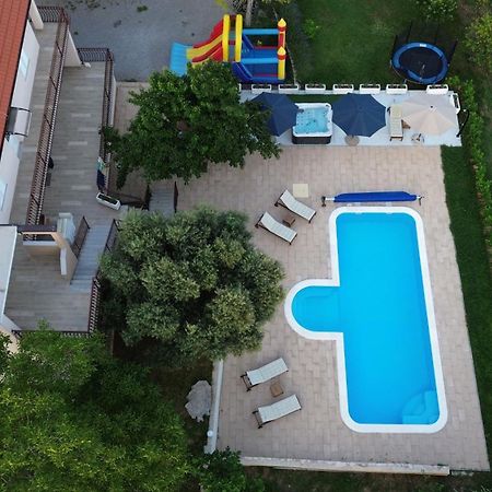 Вилла Casa Di Oliva-House With Heated Pool & Jacuzzi In Trilj, Croatia Экстерьер фото