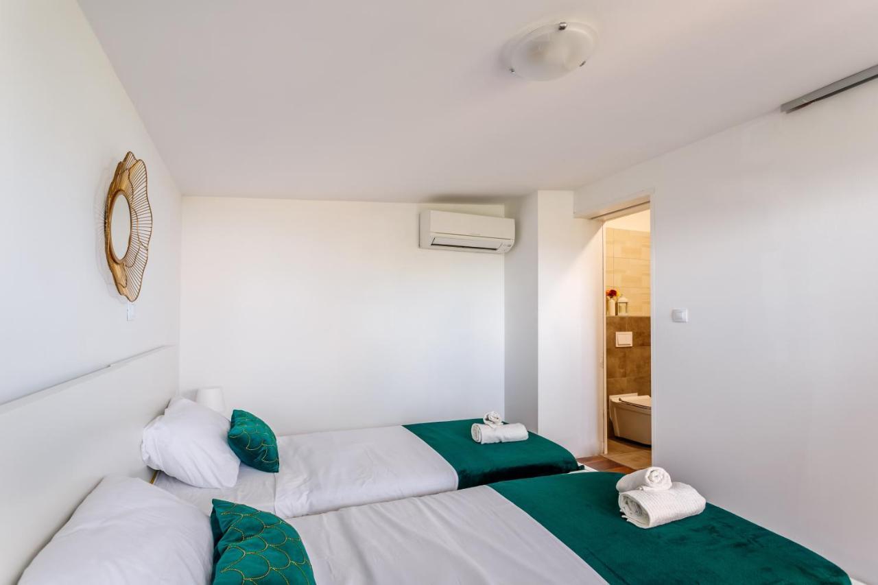 Вилла Casa Di Oliva-House With Heated Pool & Jacuzzi In Trilj, Croatia Экстерьер фото
