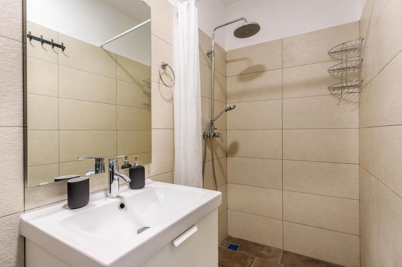 Вилла Casa Di Oliva-House With Heated Pool & Jacuzzi In Trilj, Croatia Экстерьер фото