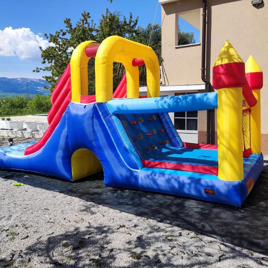Вилла Casa Di Oliva-House With Heated Pool & Jacuzzi In Trilj, Croatia Экстерьер фото